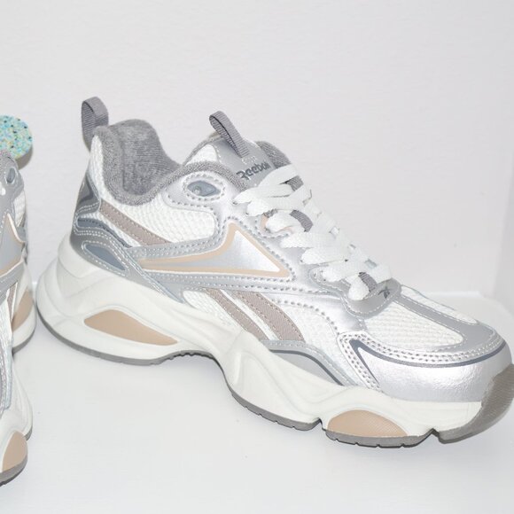 NEW Reebok Leather Charge Athletic UNISEX Sneakers Silver/White/Multi - Picture 2 of 7